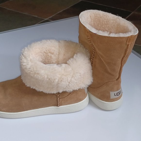 UGG Mika Classic Sneaker Boot - Picture 2 of 8